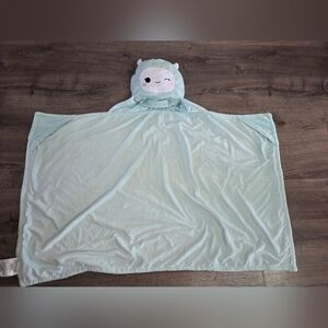 Squishmallows Hooded Throw